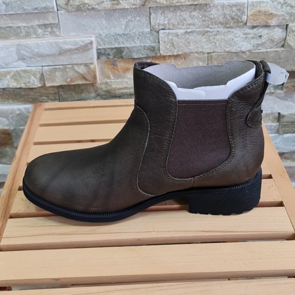 UGG Bonham III Waterproof Chelsea Boot - Picture 9 of 11